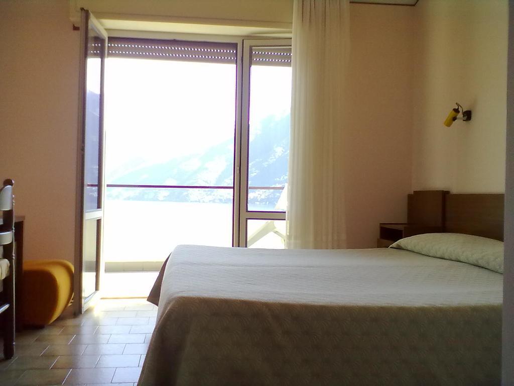 Hotel Glavjc Торно Екстериор снимка